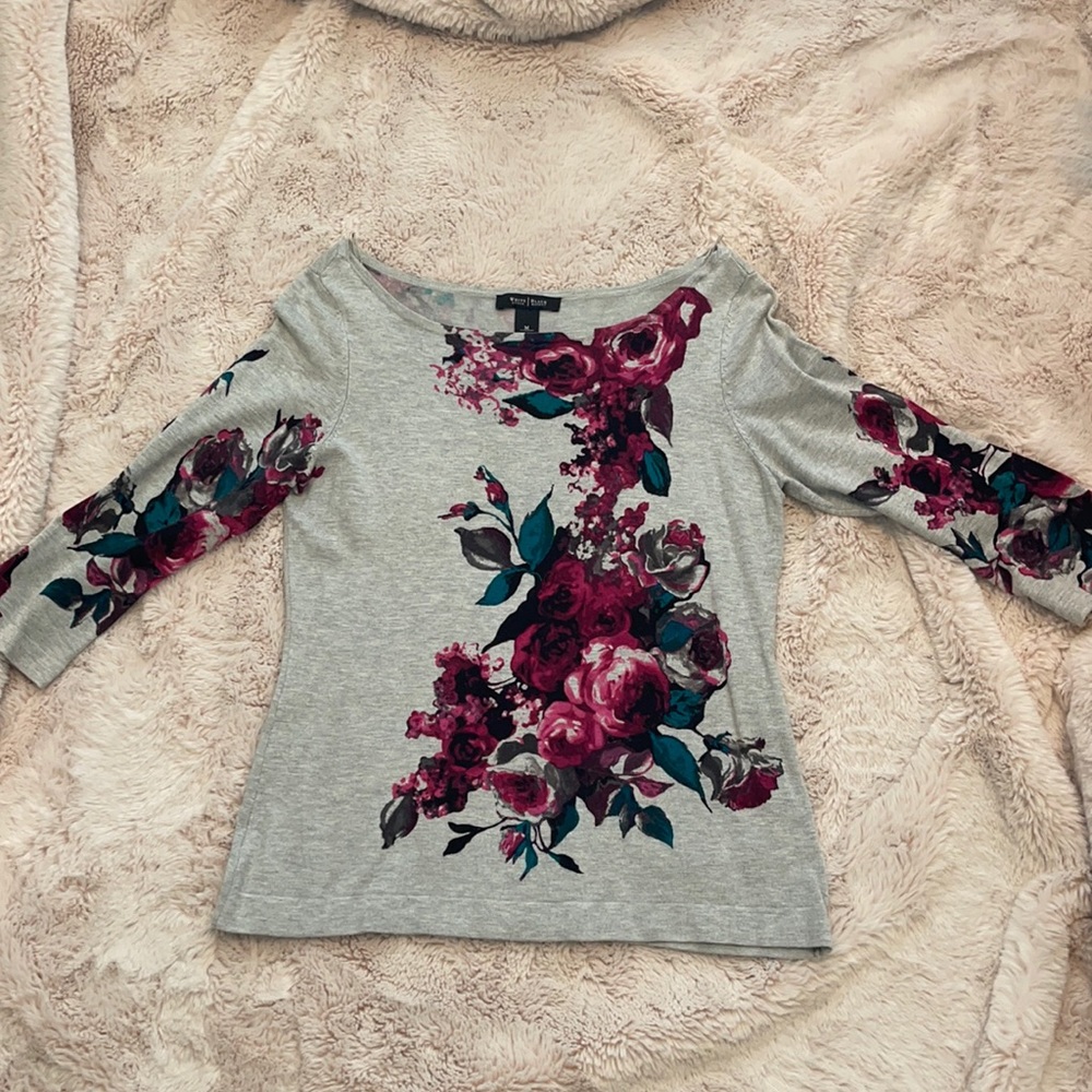 Gorgeous knit lightweight sweater size medium